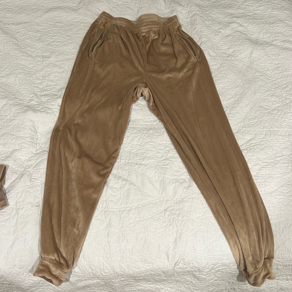 Skims soft jogger and tank top set